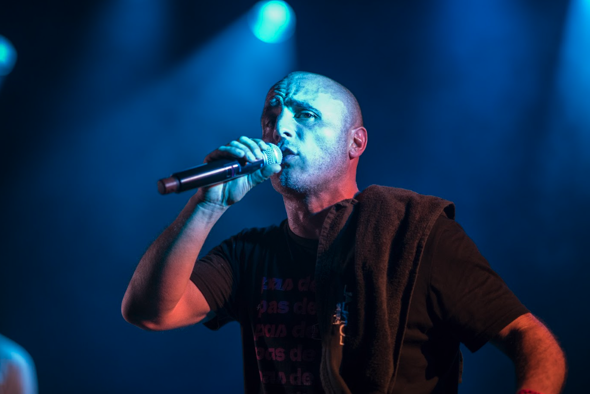 LES JOUTES VERBALES AVEC VÎRUS