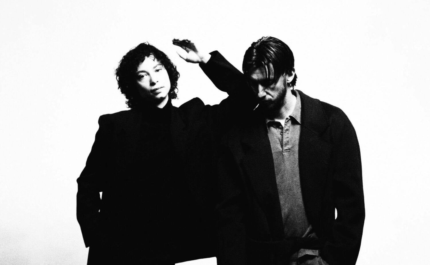 UÈLE LAMORE & BÉESAU LIVE